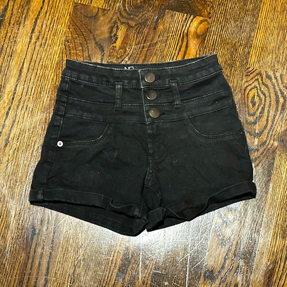 NOBO MID RISE BLACK SHORTS - Picture 1 of 2
